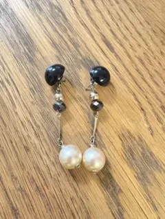 パールとメタルのダングルピアス