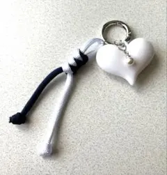 ホワイトハート バッグチャーム