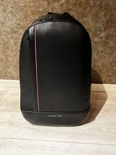 【新品・未使用】TOMMY HILFIGER ブラックリュック(１点のみ)