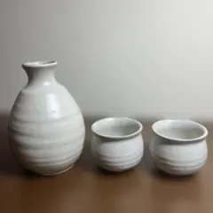 白色 陶器製 お猪口と徳利セット