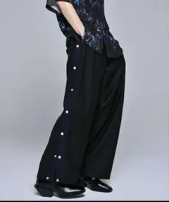 【ADRER】フルスナップサイドラインデフォーメーションパンツ