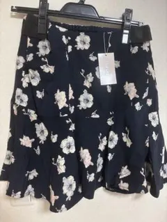 新品未使用　feroux フラワープリント フレアスカート ネイビー