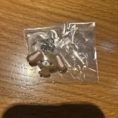 ガチャガチャ　サンリオキャラクターズ　ゆるっとめじるしアクセサリー　くろうさ