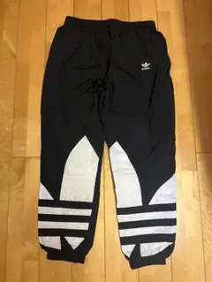 adidas トレフォイル ナイロンパンツ ブラックのサムネイル