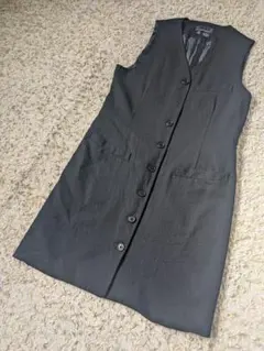 DKNY黒ジレ
