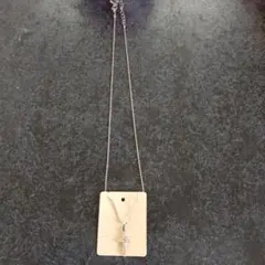 ストーン風付きクロスペンダントネックレス