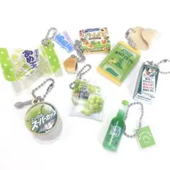 ミニチュアチャーム　 グリーン系　まとめ売り カプセルトイ　ガチャガチャ　緑