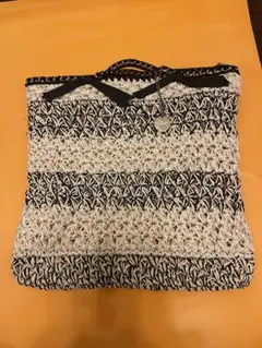 編み込みデザイン クラッチバッグ