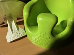 Bumbo ベビーチェア グリーン トレイ付き