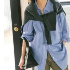 美品　Spick&Span 50コットンオーバーシャツ　ブルーのサムネイル