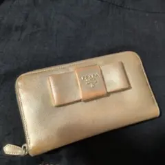 PRADA 長財布 ピンクベージュ フィオッコ ラウンドファスナー
