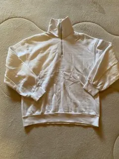 GU　ホワイト ハーフジップ トレーナー