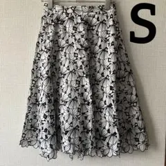 【プロポーションボディドレッシング】Sサイズ フラワー刺繍フレアスカート白黒ゴム