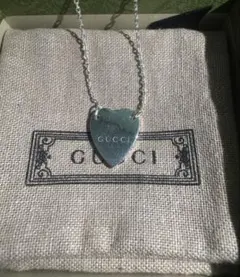 GUCCI シルバー ハート型 ネックレス【箱付き】のサムネイル