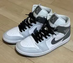 NIKE AIR JORDAN 1 MID スニーカー