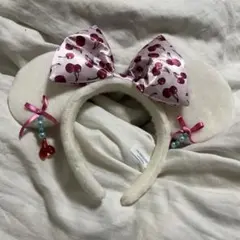 ディズニー　ミニー　チェリー柄リボン付き耳カチューシャ