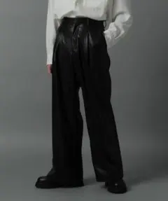 【HARE】 シンセティックレザーワイドフレアパンツ
