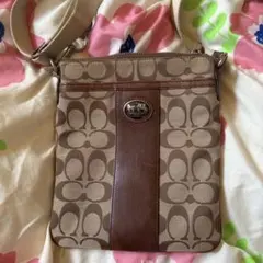 美品　コーチ ショルダーバッグ ポーチ レザー シグネチャー ブラウン　馬車ロゴ