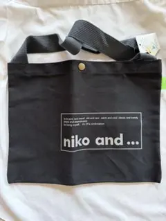 niko and… ロゴ サコッシュ ブラック