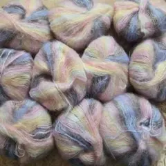 い*く様 【新品未使用】極細　マルチカラー　毛糸 10玉 250g