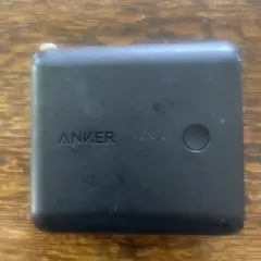 スマホを充電しながらバッテリーも満タンに Ankerの充電器が忘れっぽい自分にはぴったりだった