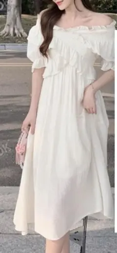 SHEIN　白　ワンピース