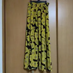 イエロー 花柄 ロングフレアスカートのサムネイル