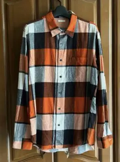 値下げGUオレンジ黒チェック柄長袖ネルシャツメンズ