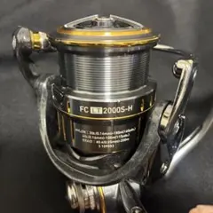 美品　 ルビアスエアリティーFCLT 2000S-H スピニングリール 左右巻きのサムネイル