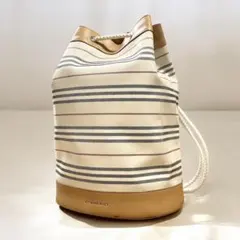 美品✨バーバリー リュック バックパック ボーダー柄 ロゴ型押し 大容量 希少