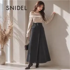 SNIDEL ベルトデザインタイトスカート　グレーのサムネイル