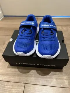 UNDER ARMOUR 青 スニーカー ベルクロ　18cm