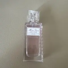 Miss Dior ローズ&ローズ ヘアミスト