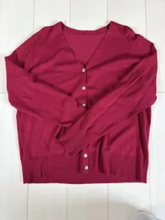 レッドカーディガン