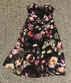 テッドベイカー　花柄ノースリーブひざ丈ワンピース　0サイズ