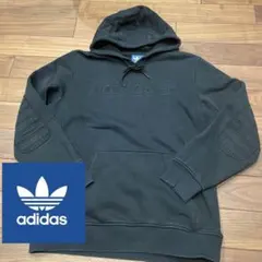 adidas ブラック パーカー フード付き