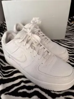 Nike Air Force 1 ホワイト スニーカー 週間値下げ価格です。