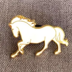 ピンバッジ　馬　干支　白　縁起物　競馬