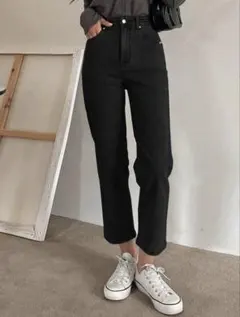 DAZY ストレートレッグ クロップドデニムパンツ 블랙