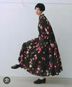 花柄長袖ロングワンピース　訳ありのサムネイル