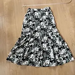 GREEN LABEL RELAXINGフラワープリント　マーメードスカート