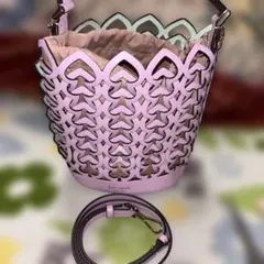 未使用品　kate spade ピンク ハート型カットアウト ハンドバッグ