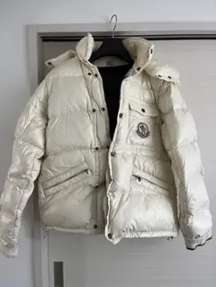 モンクレール アイボリー フード付き ダウンジャケット