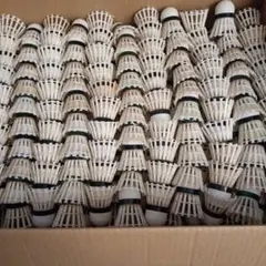 カット済み　バドミントン シャトル ナイロン製 バッティング練習用 約300個のサムネイル