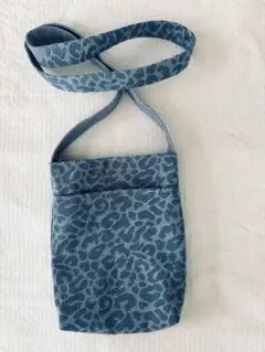 Item thumbnail for item 68cc1b65-3e45-45b5-bde4-e0c458f36165