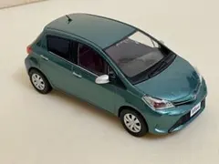 カラーサンプル ミニカー 1/30 トヨタ ヴィッツ クールソーダメタリック トヨタ ヴィッツ1/30 カラーサンプル 8V7 クールソーダメタリック