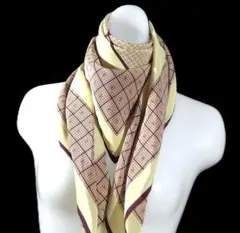 美品　LOUIS VUITTON　ルイ ヴィトン 大判シルクスカーフ　D542