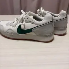 NIKE スニーカー　23.5