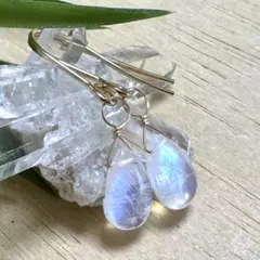 レインボームーンストーン ピアス