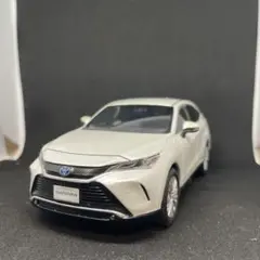 トヨタ　新型 ハリアー 模型 3点セット 白 　キーホルダー　ミニカー トヨタ 新型 ハリアー 模型 3点セット 白 キーホルダー ミニカー